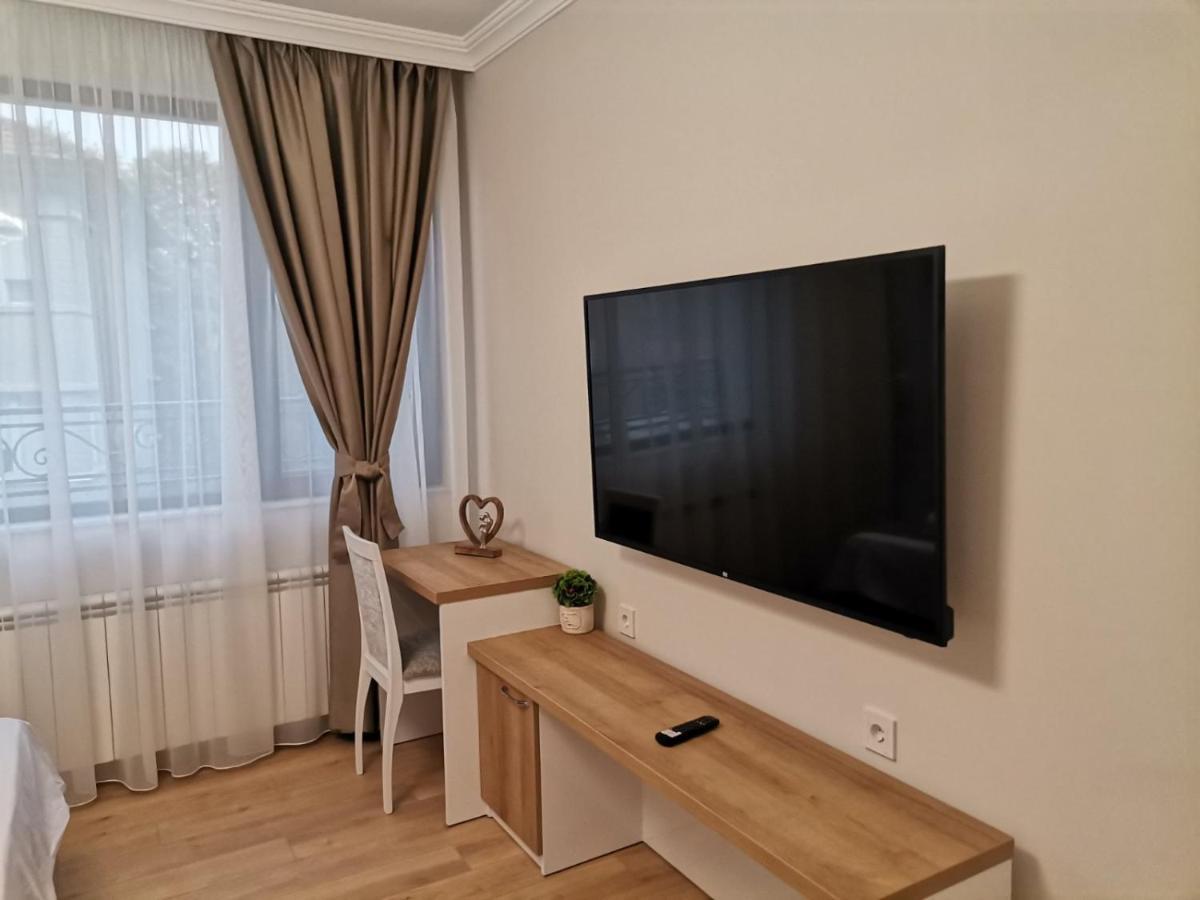 Family Boutique Residence-Free Parking 벨리코 터르노보 외부 사진